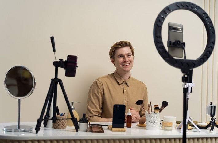 تبلیغات با اینفلوئنسر از روش های تبلیغاتی جدید